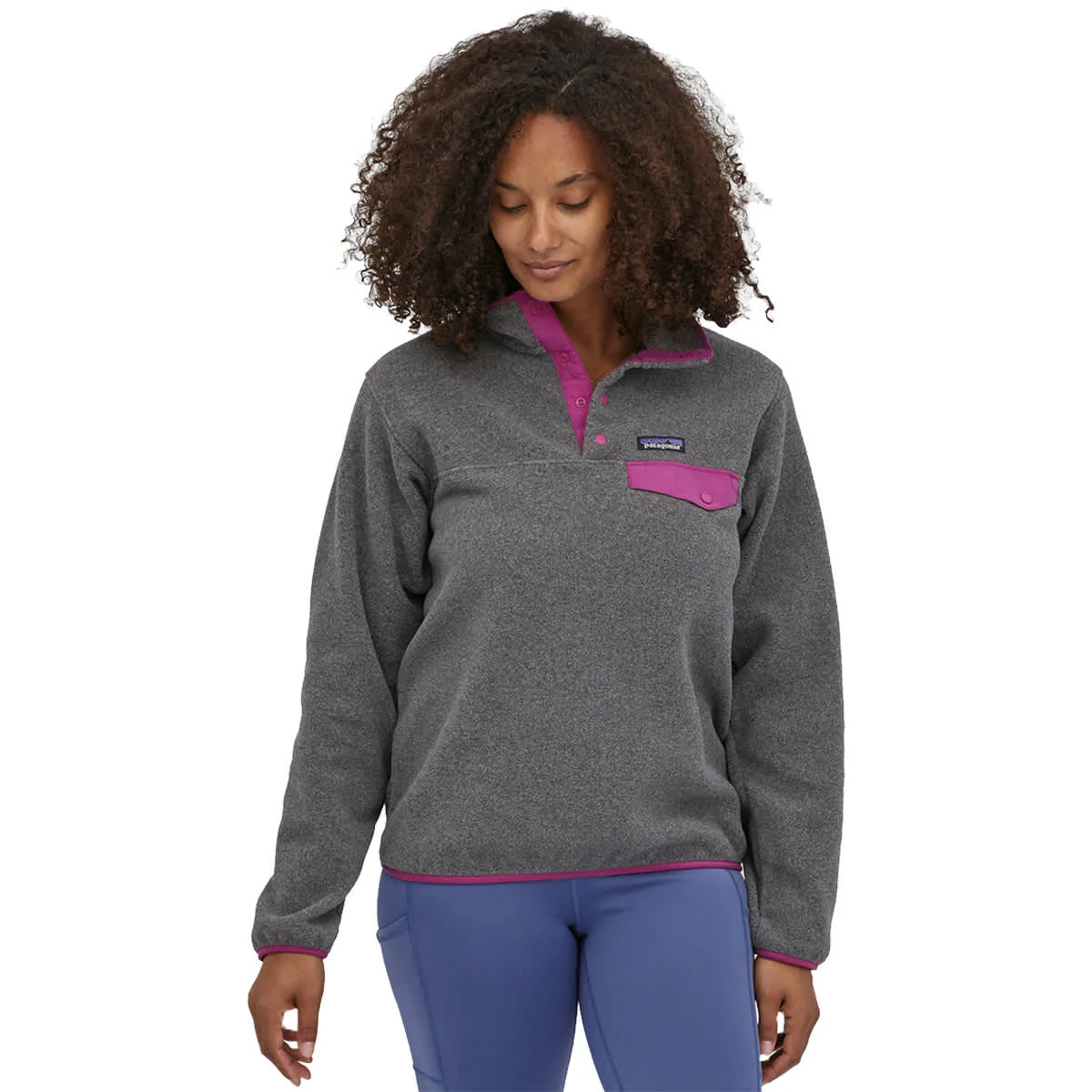 PATAGONIA W'S LW SYNCH SNAP-T P/O NICKEL W/AMARANTH PINK 23 2 PATAGONIA W'S LW SYNCH SNAP-T P/O NICKEL W/AMARANTH PINK 23 – Image 2