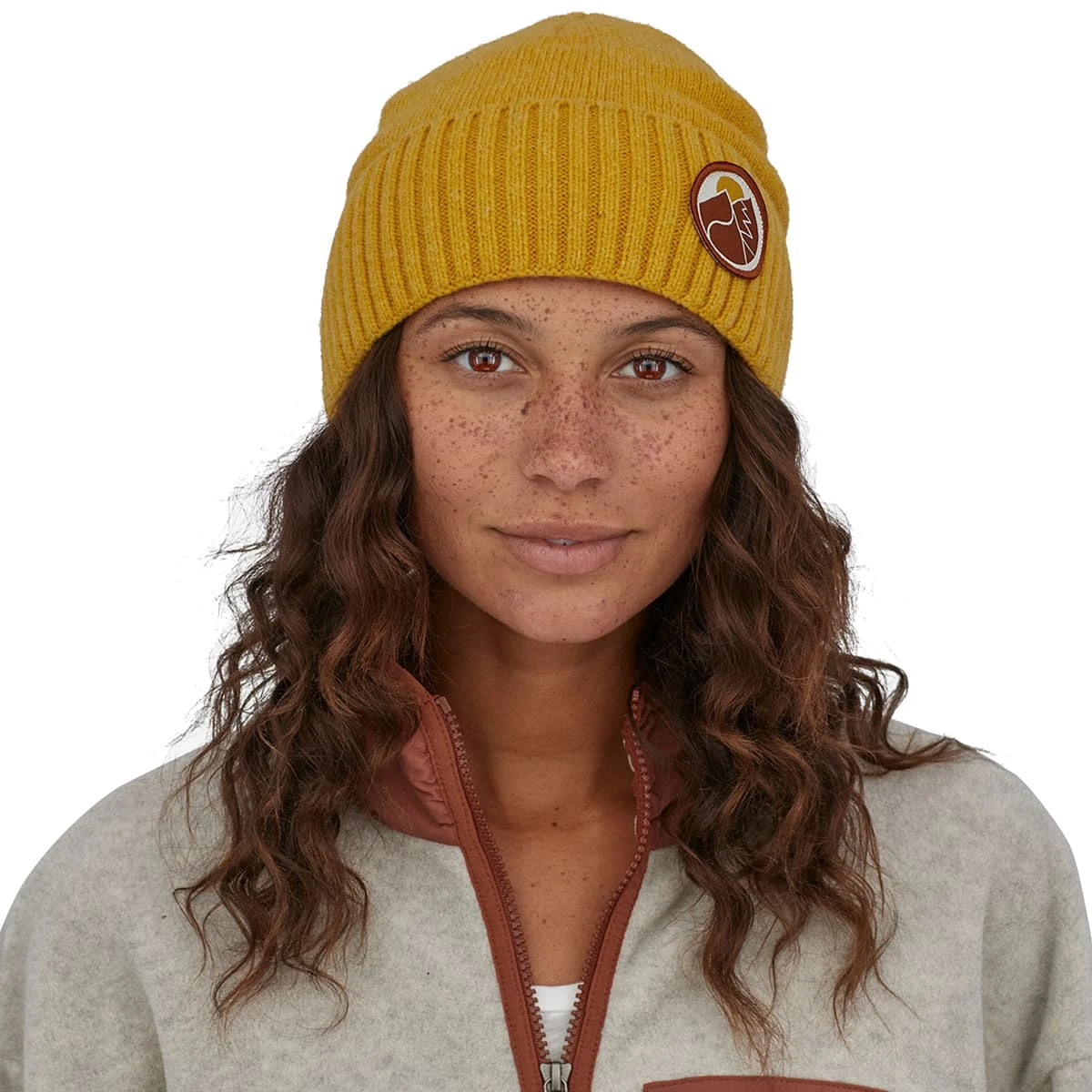 PATAGONIA BRODEO BEANIE SLOW GOING PATCH CABIN GOLD 23 2 PATAGONIA BRODEO BEANIE SLOW GOING PATCH CABIN GOLD 23 – Image 2