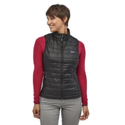 PATAGONIA NANO PUFF VEST W BLACK 23 7 PATAGONIA NANO PUFF VEST W BLACK 23 -Vêtements De Ski Boutique 9 29482 nano puff vest w black 84247 blk 03